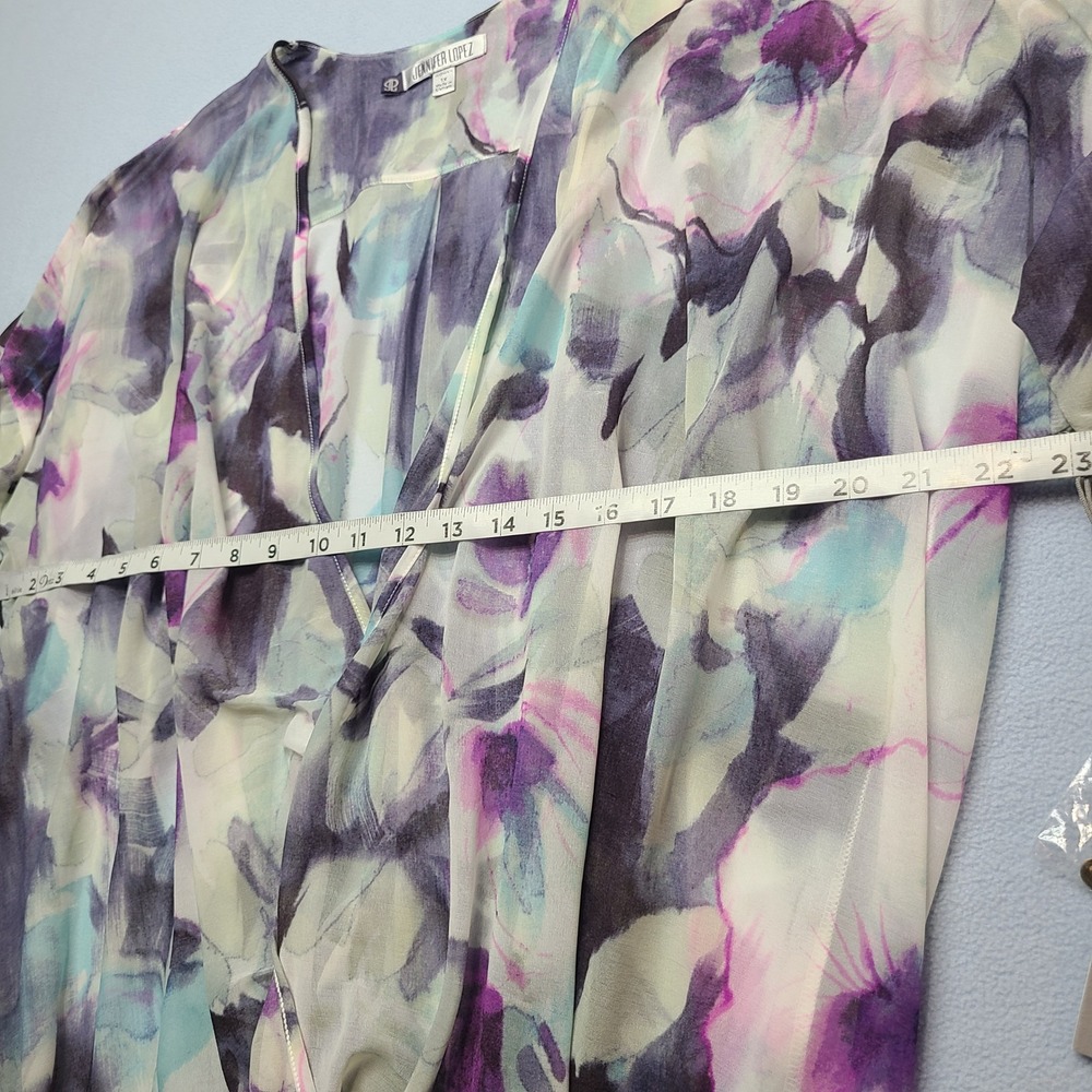 Jennifer Lopez Floral Blouse Womens 1X Purple NEW Chiffon Surplice Wrap Front - Picture 4 of 9